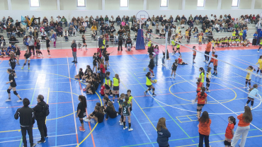 Académica Amadora: Torneio de MiniVólei Junta 200 Atletas
